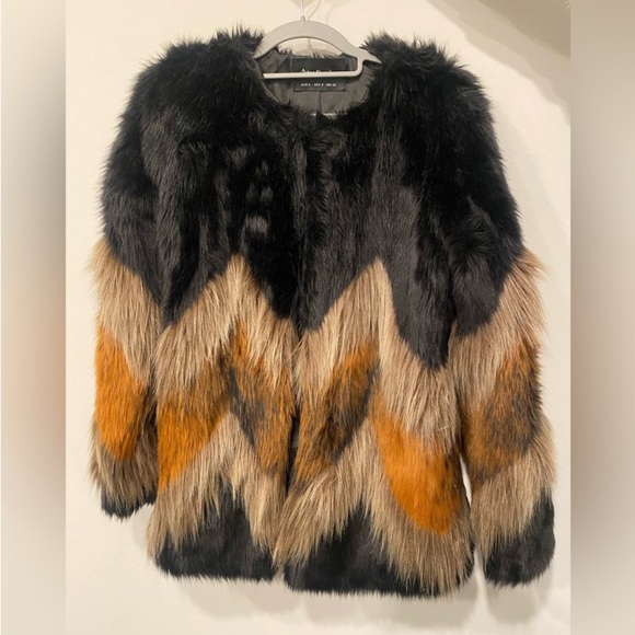 ISO ASOS Stradivarius Zig Zag Stripe Faux Fur Jacket Coat - Picture 7 of 7